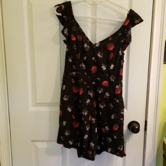 American Eagle Outfitters Pants - ⭐Ladies romper⭐